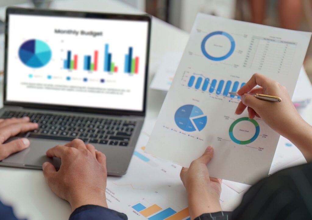 Budget planner tool used to help participants track income, expenses and savings goals.